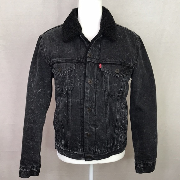 LEVI’S Women’s Type 3 Sherpa Trucker Jacket
Roadster Black sz S